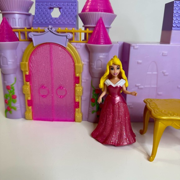 Disney Princess Sleeping Beauty 2009 Aurora Castle Playset - Picture 2 of 8